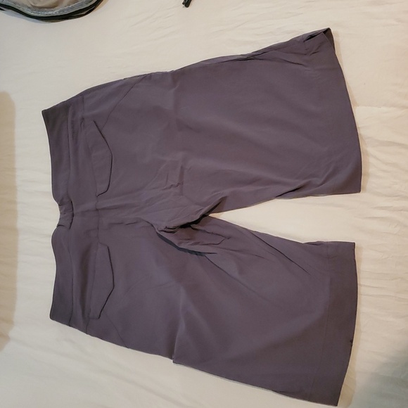 Columbia Titanium Shorts Womens Sz 10 - Picture 3 of 4